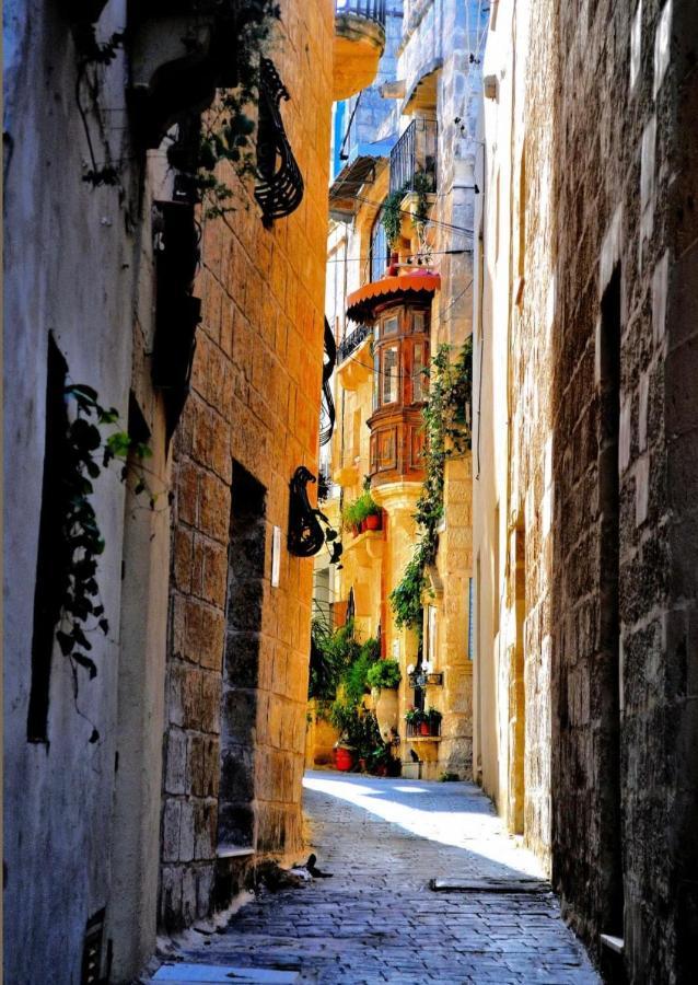 Sunrise Apt Near Beach Smarttv & Netflix Birżebbuġa Exterior foto